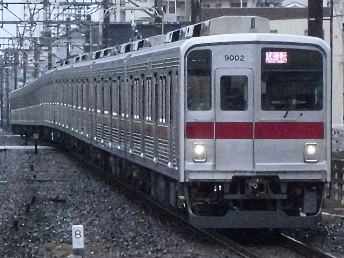 TOBU11640F's tweet photo. 昨日の9000系ATO調整試運転の画像です。上りは朝霞台で撮影したのですが新幹線ラッピングの5050に被られ15人ほどの犠牲者が出ていましたね。同業者の方お疲れ様でした。いろんな発見があり、楽しかったです。デジカメなので画質悪いのはご了承ください。 https://t.co/P63QfWS7mc