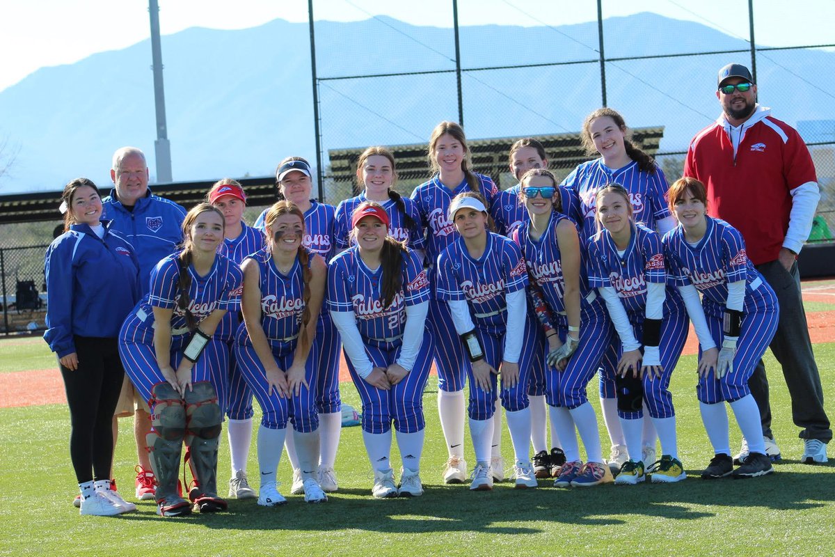 KalliMae28's tweet photo. 🥎Spring Training at the Ripken is in the books! My high school team showed up this week scoring 50 runs and ending with a 5-1 record. I batted .500 with 5 singles, 2 doubles, and a home run! https://t.co/GmHLhfpy5e