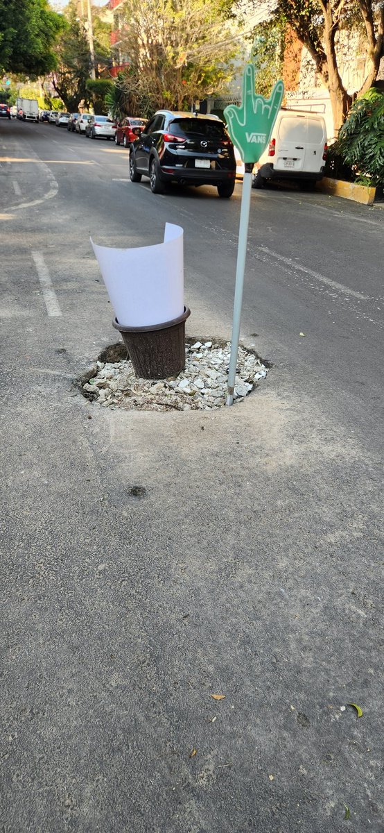 Boskyat's tweet photo. A metros del Comité Directivo PAN Benito Juárez (@PAN_CDMX) sobre Anaxágoras entre Eugenia y Concepción Beistegui. Estos baches están desde hace un mes @LuisMendozaBJ. Ojala cuidaran más a sus vecinos de la alcaldía... https://t.co/XuCoRZv9w2