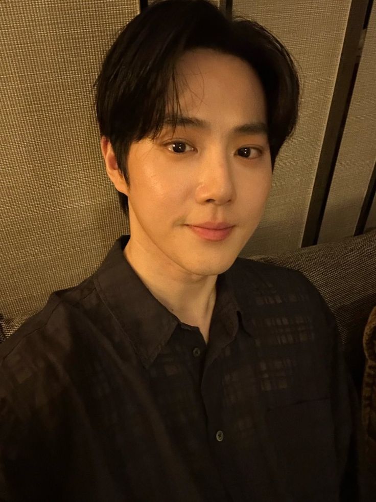 SUHO pixel tweet media