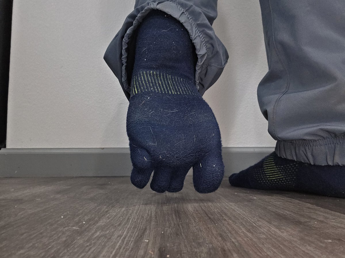 AdvSoleVibes's tweet photo. "Just crushed a refreshing 2-mile run through the misty forest 🌲👣Size 9 adventure soles are warm, slightly wet, and feeling every step.
Want a closer look?
Link in bio for FeetFinder 👣
OutdoorFeet #TrailFeet #ActiveFeet #Soles #BareFeet #FootFetish  #FeetPics" https://t.co/CGv7QJbyYZ