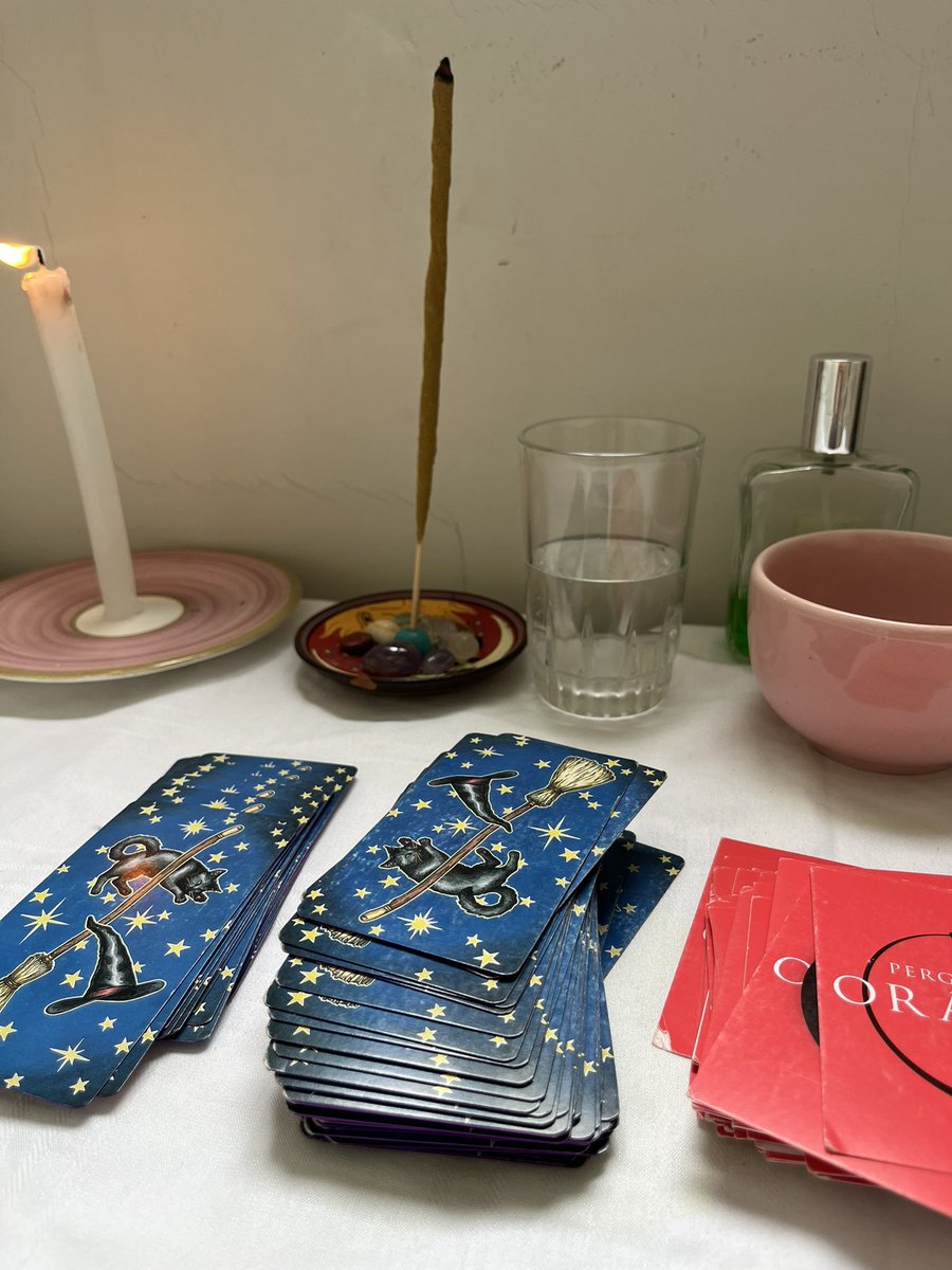 pink tarot tweet media