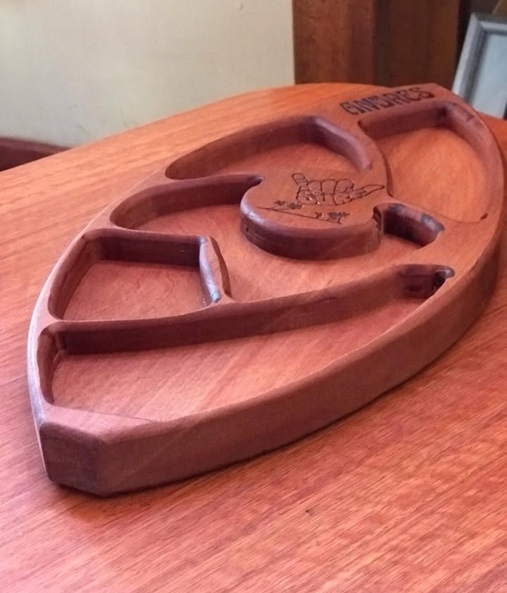 Hola amigos de X como están?
Paso por aquí para ofrecer de estas tablas para picar cosas ricas y compartir con la persona o las personas que quiera
Tengo madera para hacer alrededor de 12 tablas, con grabado personalizado,
 a $14.000, si le interesa me y hablan