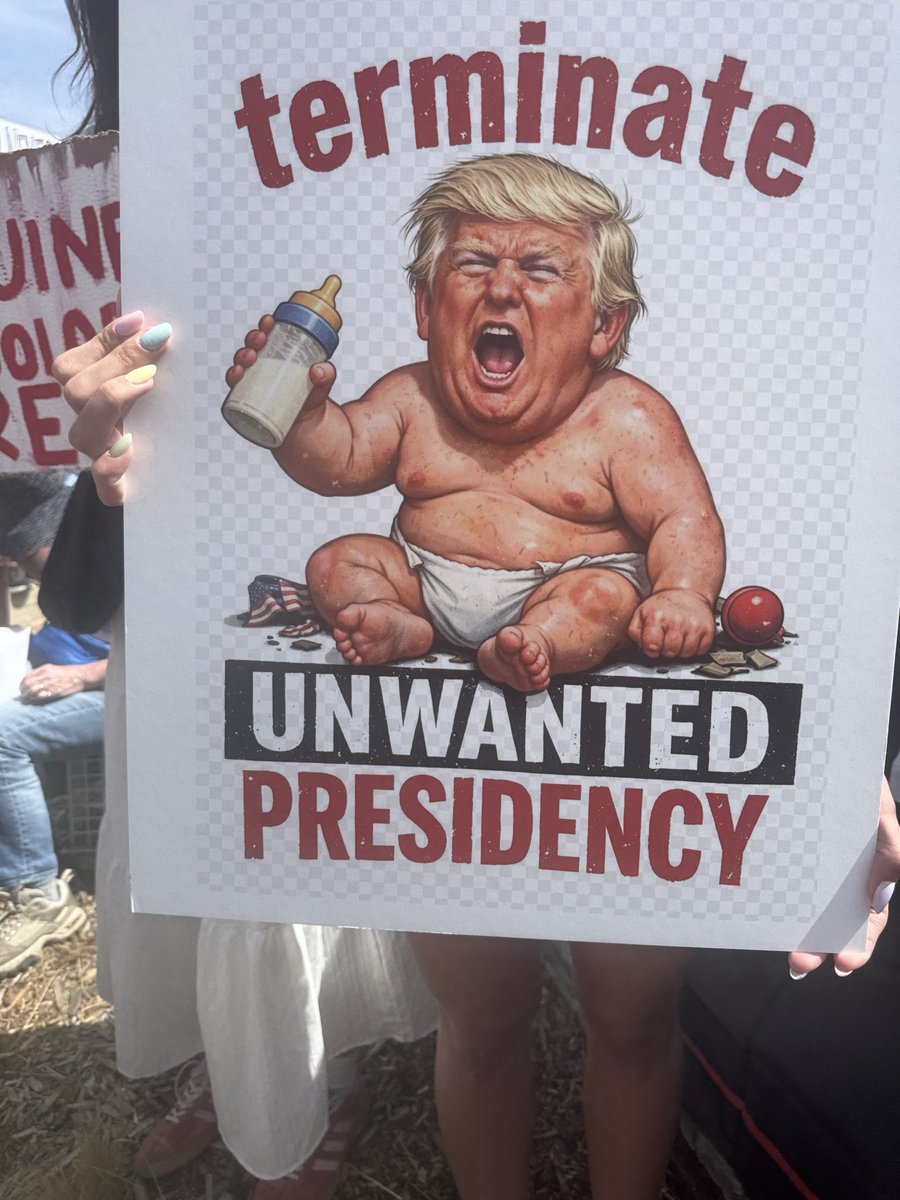 QueenSparkleFarts is BACK🦄😈 tweet media