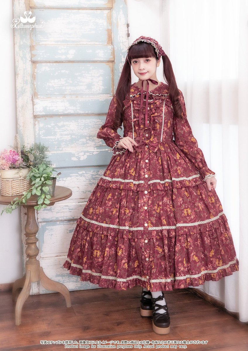 MetamorphoseEng's tweet image. 🌹🧸Recommended Styling🧸🌹
Gardening Teddy
metamorphose.gr.jp/en/series/1958

- Long JSK
- Blouse
- Headdress
color: Wine Red

Its calm wine-red color and long silhouette give the styling a cute yet graceful impression✨
#teddy #teddybear #gaden
#metamorphose #mtdf #Lolitafashion