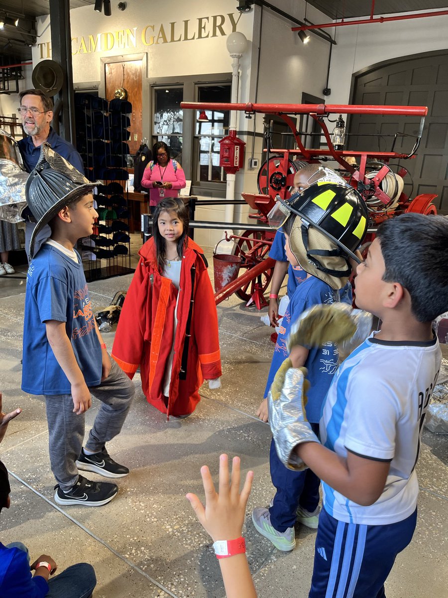 KBegelton's tweet image. First Grade had an incredible time at our field trip to The Houston Fire Museum! We’re so grateful to be part of the Digital Defenders program to where they make sure to continue to grow our students through field experiences. #1stGrade #FBISD 
#DigitalDefenders @HouFireMuseum