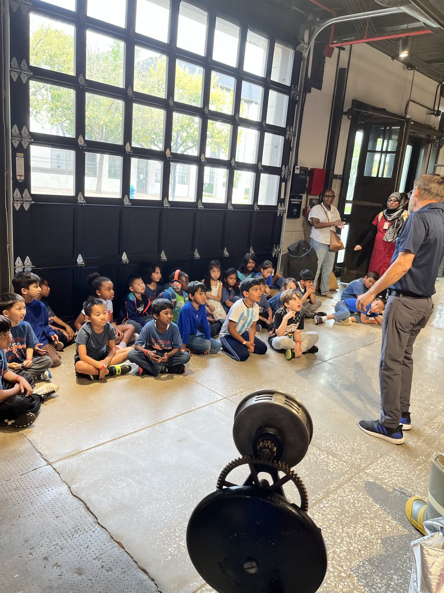 KBegelton's tweet image. First Grade had an incredible time at our field trip to The Houston Fire Museum! We’re so grateful to be part of the Digital Defenders program to where they make sure to continue to grow our students through field experiences. #1stGrade #FBISD 
#DigitalDefenders @HouFireMuseum