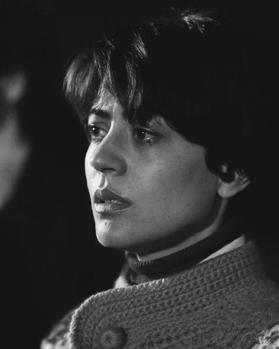 * Carol Castro * tweet media