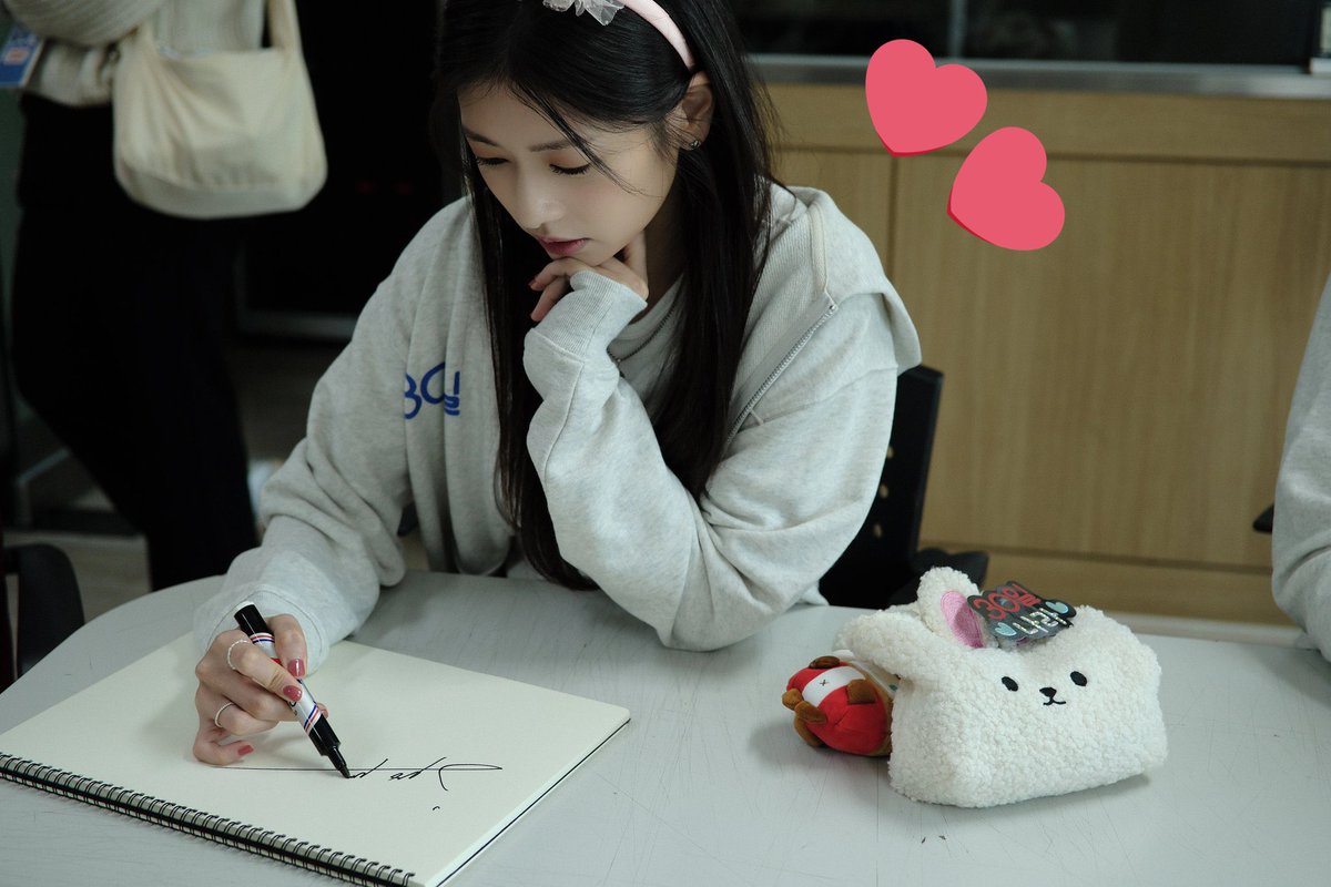 아리 tweet media