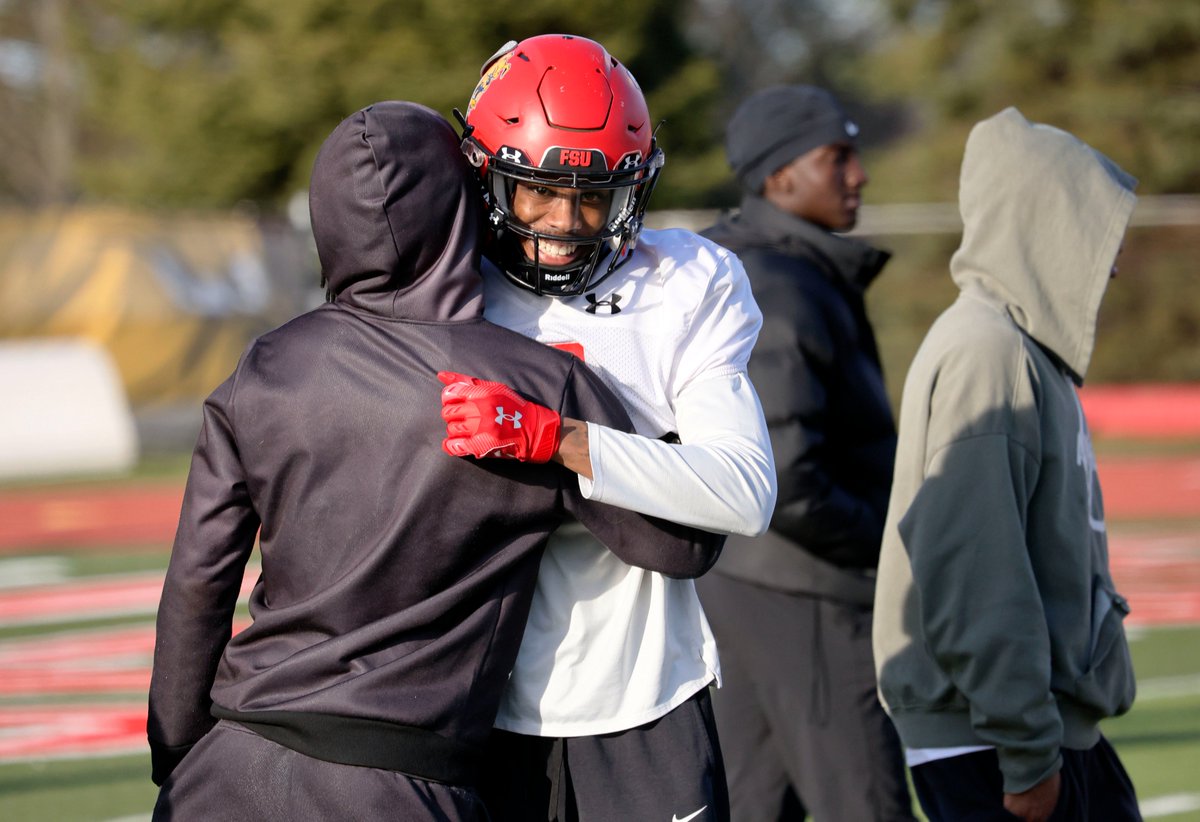 Sandy Gholston tweet media