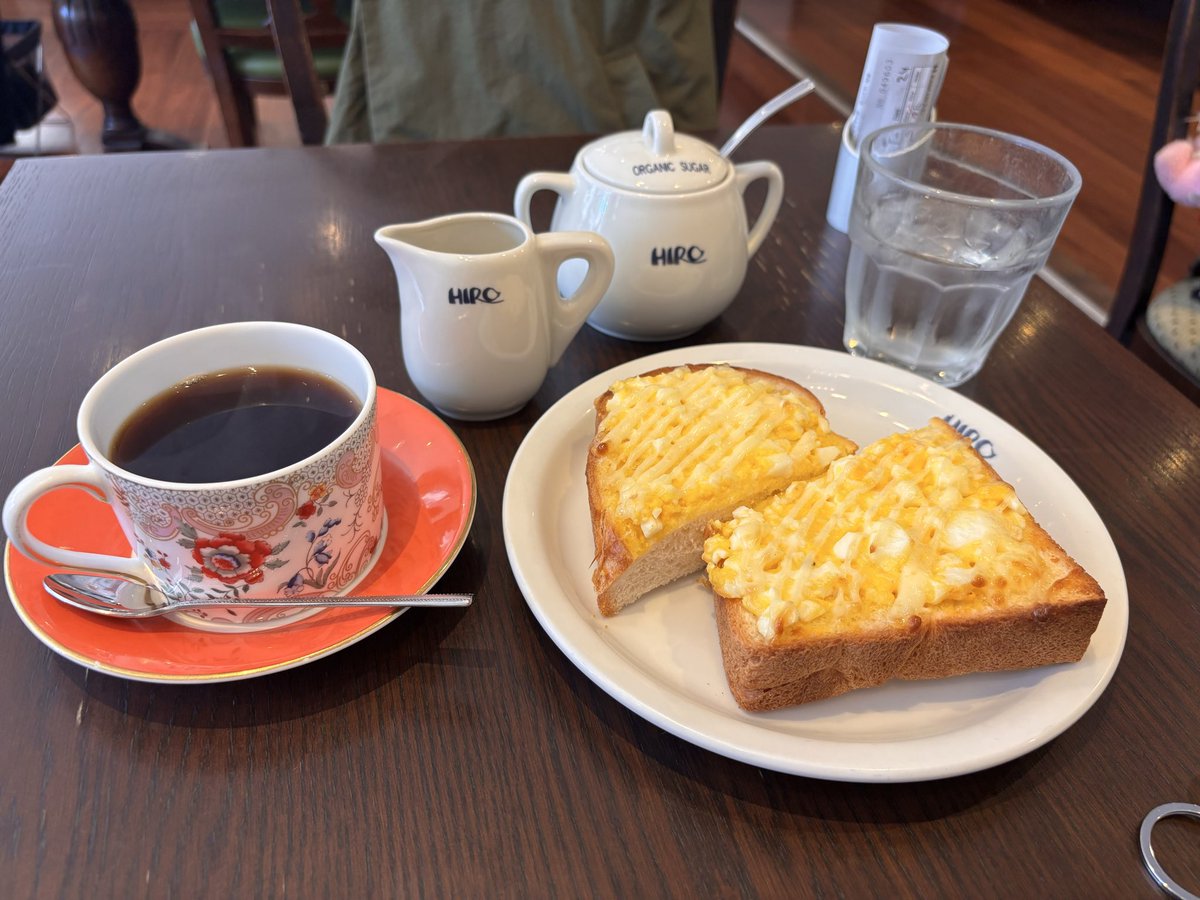 ranco710's tweet photo. 慣らし保育と言えば？？
モーニングと聞いたので🤤🤤☕️
息子氏ギャン泣きして可愛いそうだなって気持ちと、モーニング美味しいなって気持ちが複雑にまじりあってゆ🥺🥺
この間に買い物行ったら楽なのに、10:00過ぎたらニトリにも行きたい😢😢 https://t.co/nnvCBuOYT5