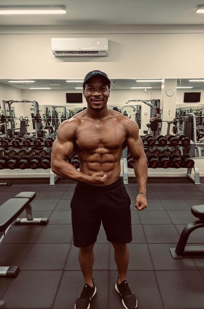 Jov080's tweet photo. I just love going to gym ; almost everyday https://t.co/2ZtdG0poBS