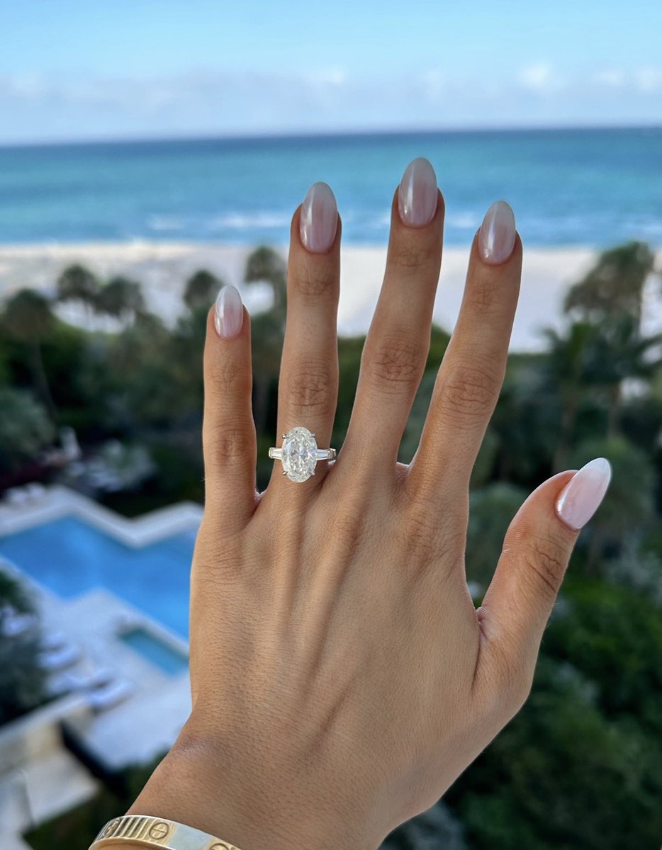 Tanning Salon Don tweet media