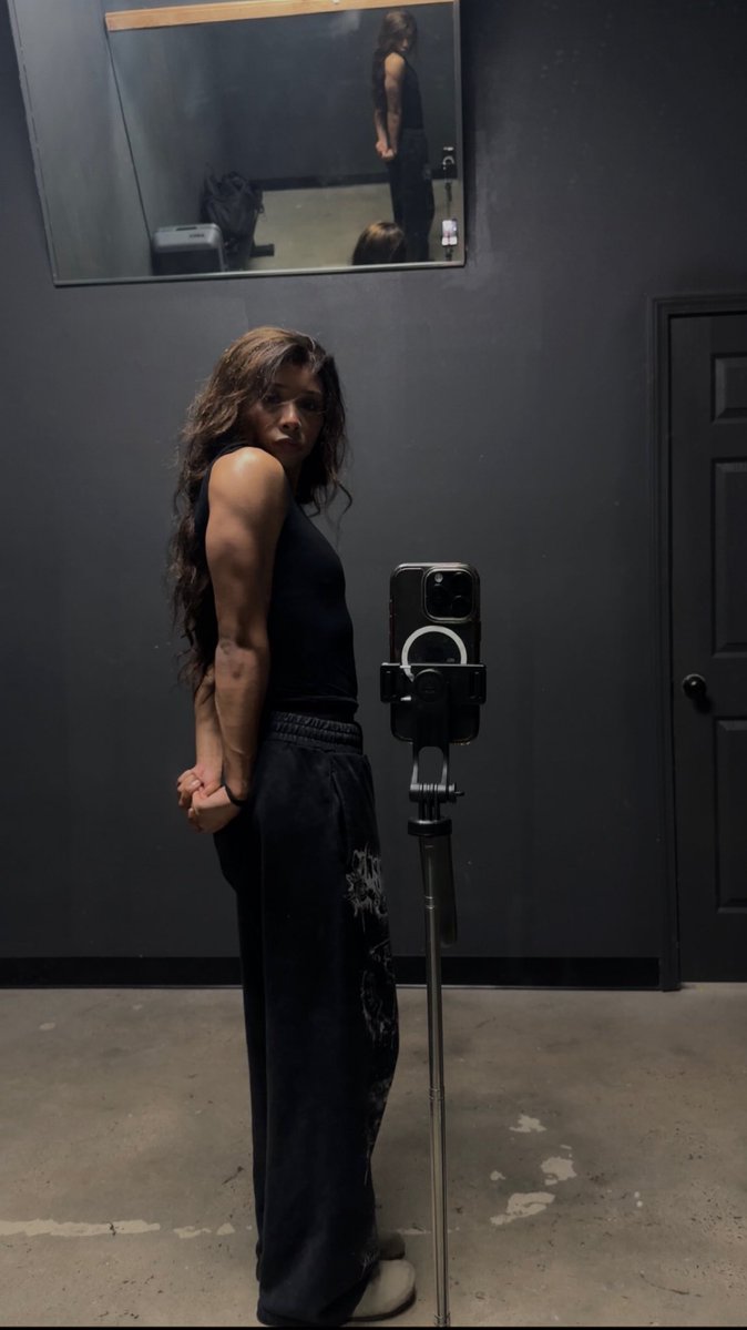 dak stan account tweet media