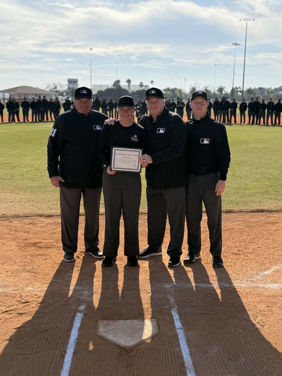 baseballcomau's tweet photo. Gold Coast's Alisha Jewry is making a name for herself in the umpiring world 💪

Connie Rowe from Baseball Queensland penned a great feature on her journey in the USA at the prestigious Harry Wendelstedt Umpire School.

📰: https://t.co/a9K8j30Usf https://t.co/UKruW2sptU