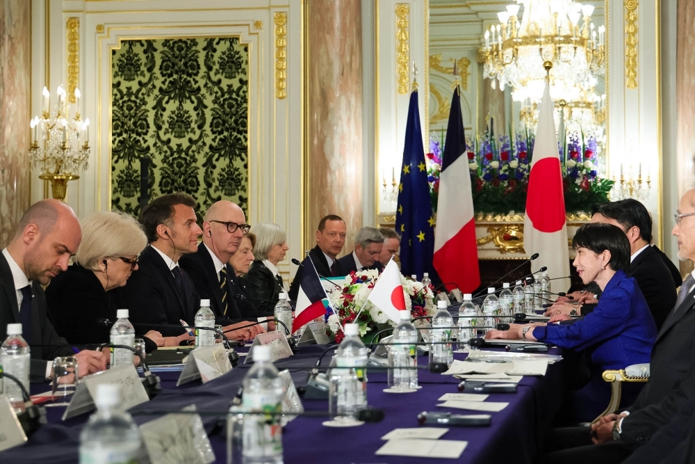 PM TAKAICHI held a meeting with H.E. Mr. Emmanuel MACRON, President of ...