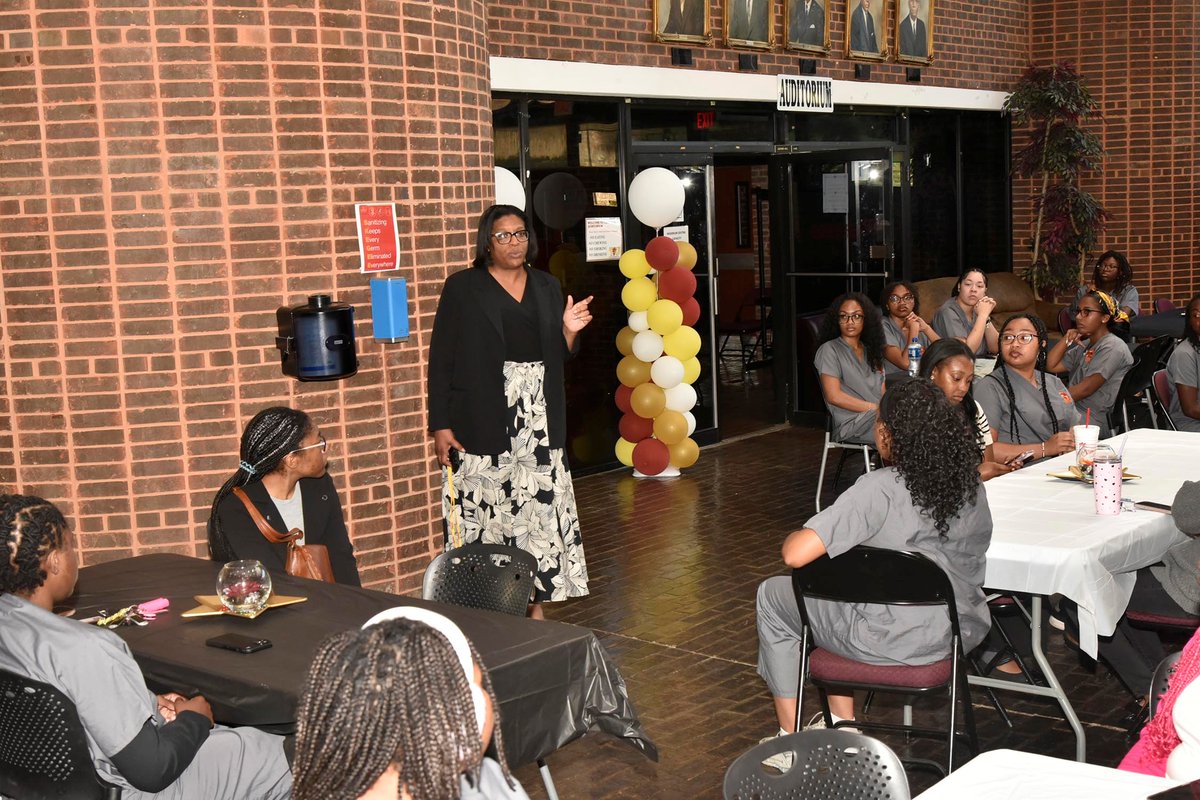 CVMTU's tweet photo. #TUCVM's Dean Gilbreath &amp; #CAENS's Dean Olga Bolden-Tiller hosted the Pre Vet Med Scholars Reception @ TUCVM on April 1st to introduce these scholars to CVM's leadership team &amp; let them be encouraged as they pursue their dreams of becoming #futureveterinarians. https://t.co/mvw6N7icE6