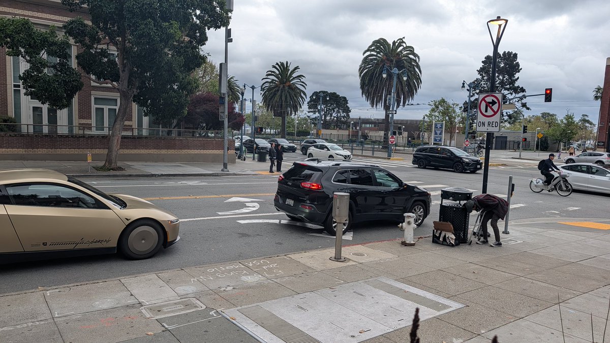 Daniel A. tweet media