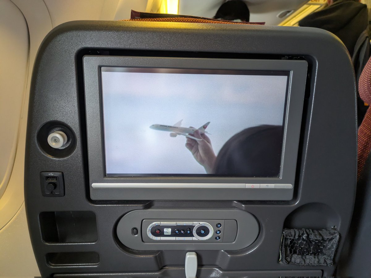 HiromuraCYNG787's tweet photo. 降機ビデオが「明日の翼」じゃなくなってる！？ https://t.co/dS5SkocGCb
