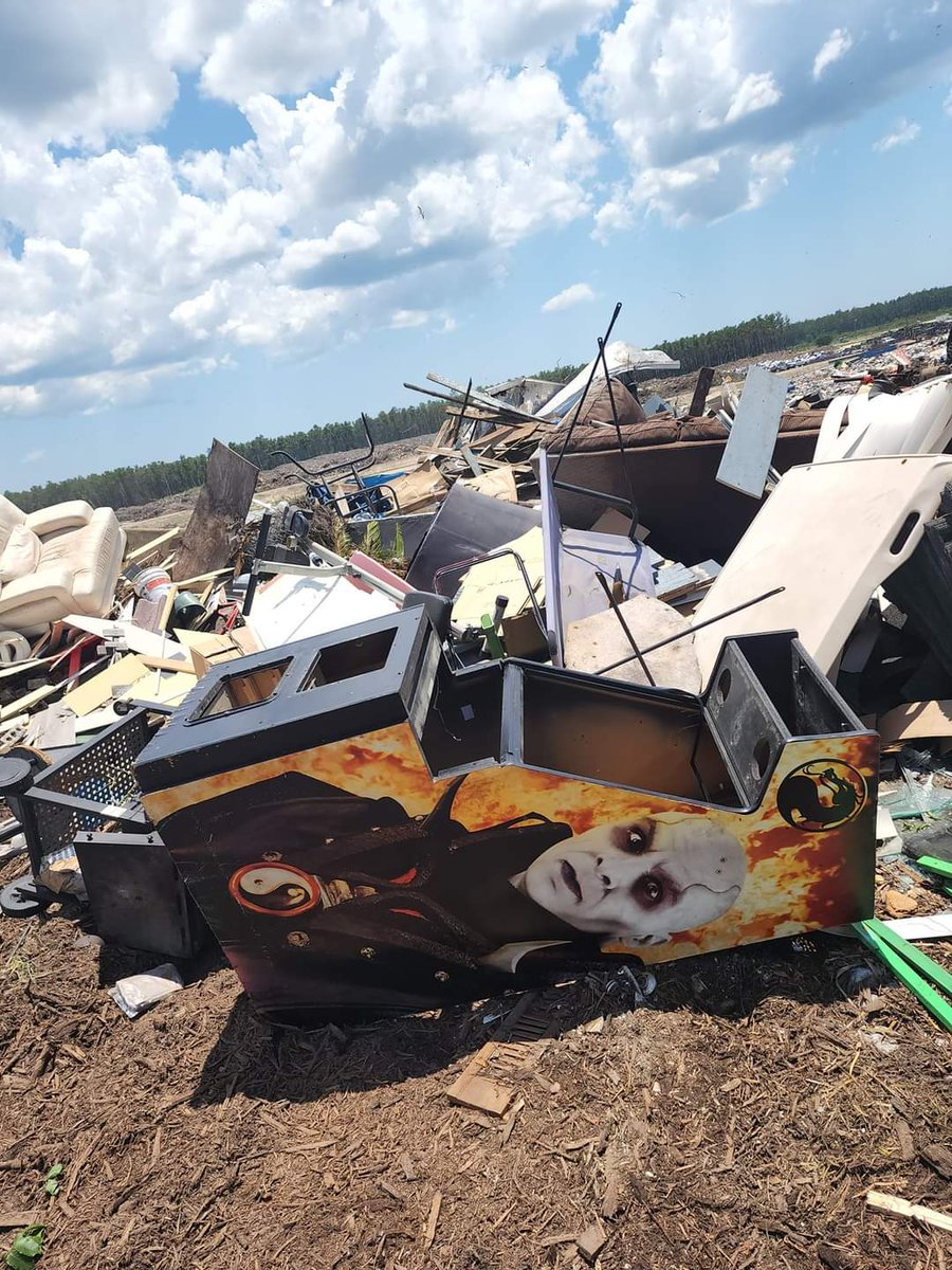 Arcade Random Posting tweet media