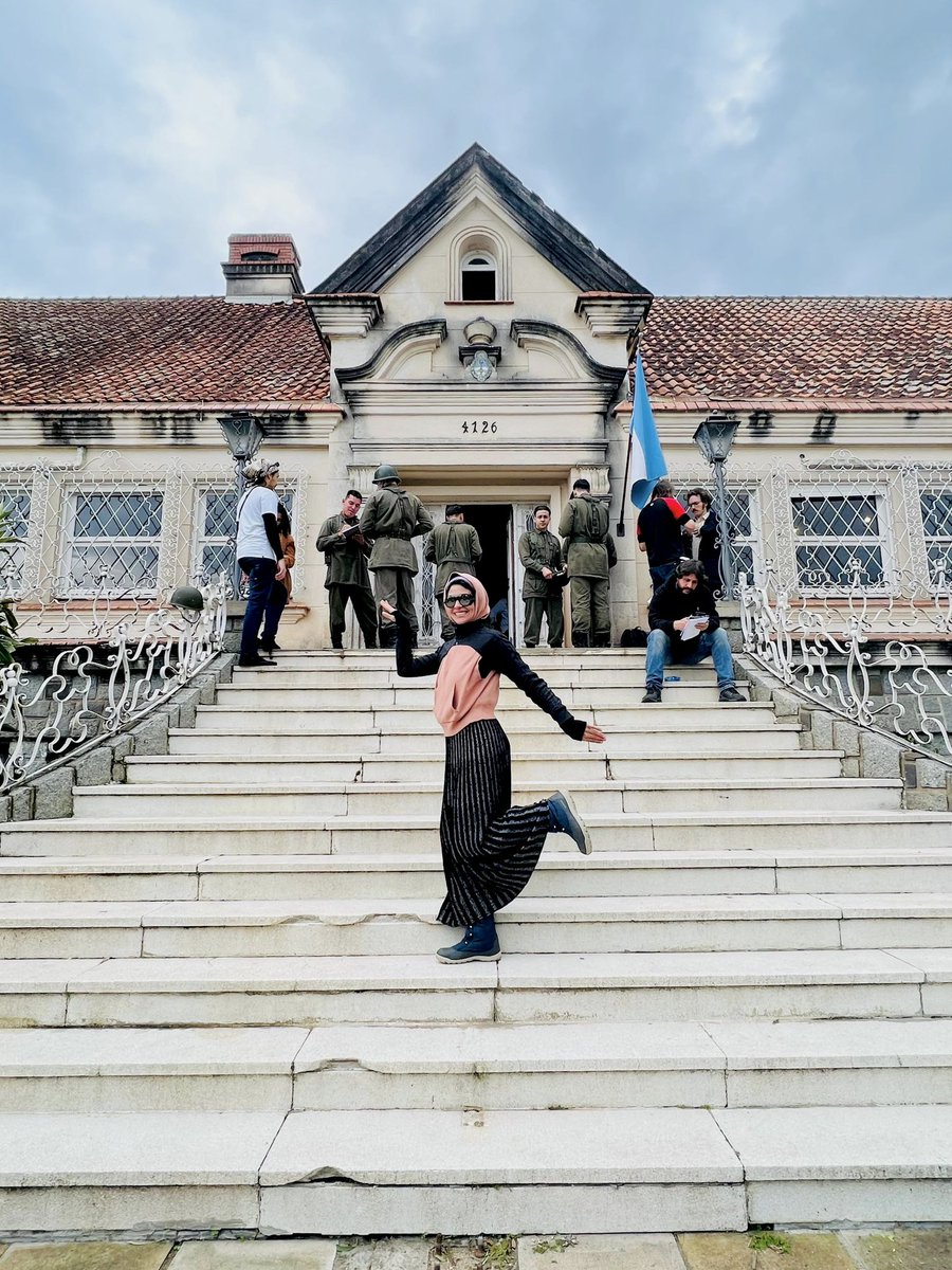 * Carol Castro * tweet media