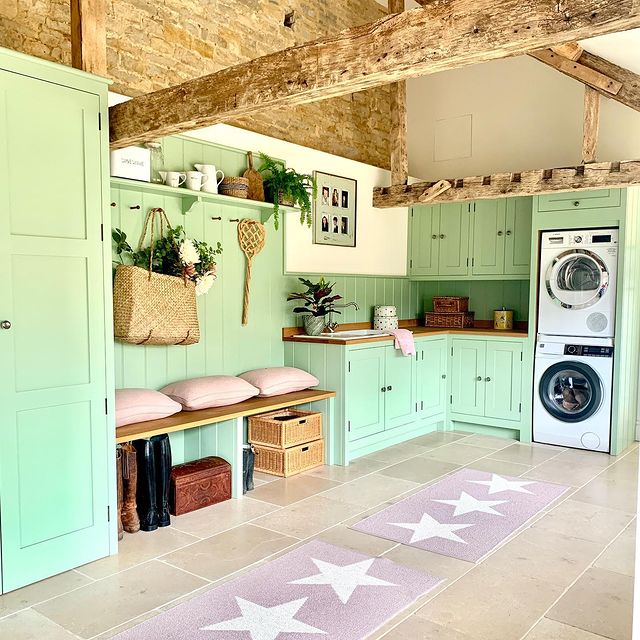 TheLemeDecor's tweet image. Utility room ideas with bright interiors, smart storage, and clean finishes create a fresh, organized, and highly functional space. 

#UtilityRoom #InteriorDesign #HomeDecor #FunctionalSpaces #StorageSolutions #StylishInteriors #HomeInspiration