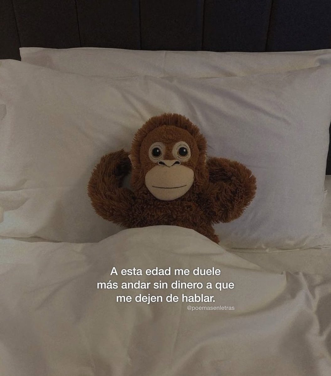 Ella y el café tweet media