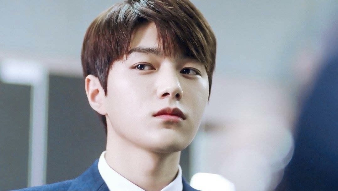 엘 얼굴 tweet media