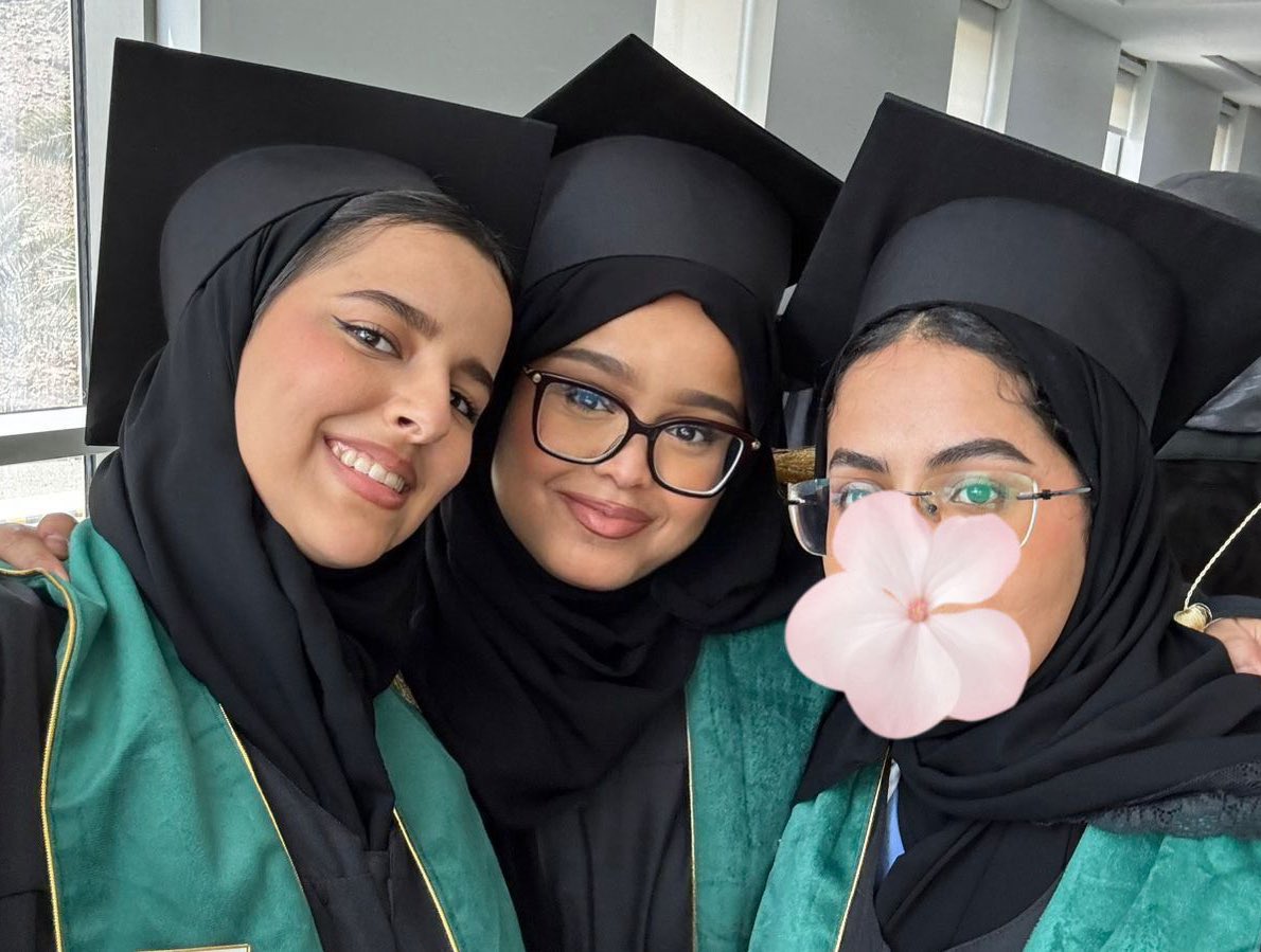 لمار tweet media