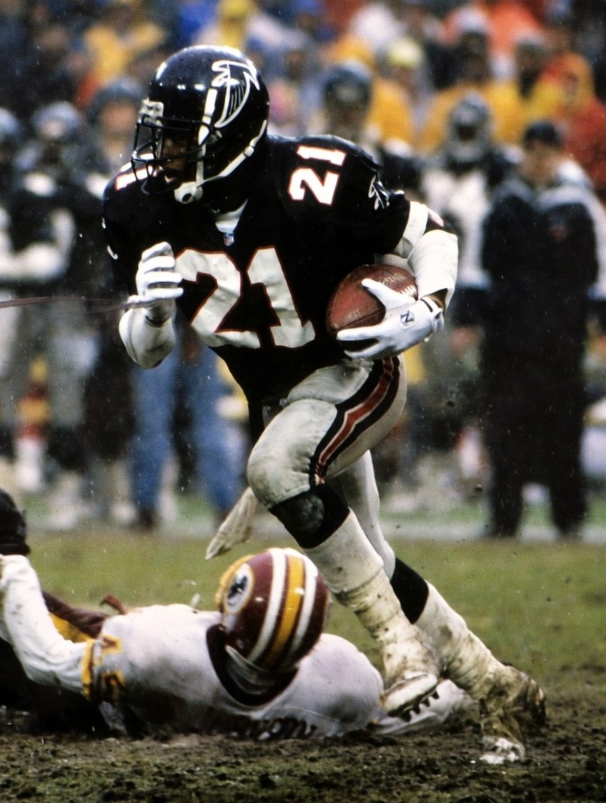 FB_Helmet_Guy tweet media