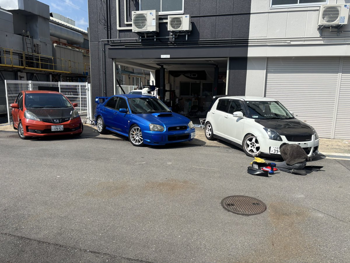 oecu_ac's tweet photo. 今日は入学式！
部員の車展示してるので来てください！ https://t.co/f14tqxufYs