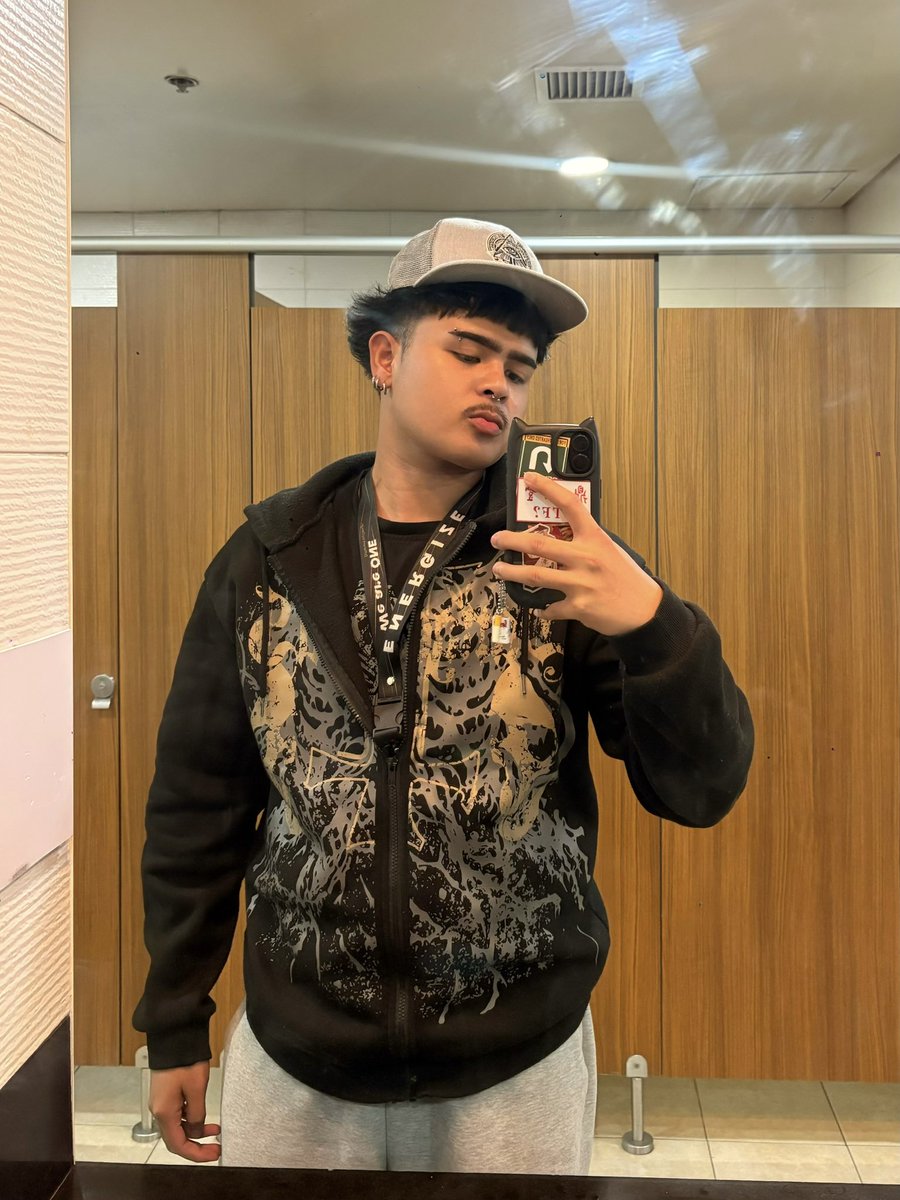 t o b i o tweet media