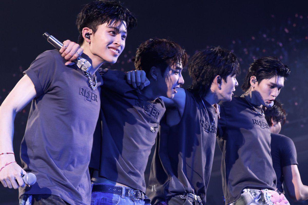 ꒰ แฟนต้า ꒱ • รัฐมนตรีกระทรวงการศึกษา ⁺ 📒 tweet media