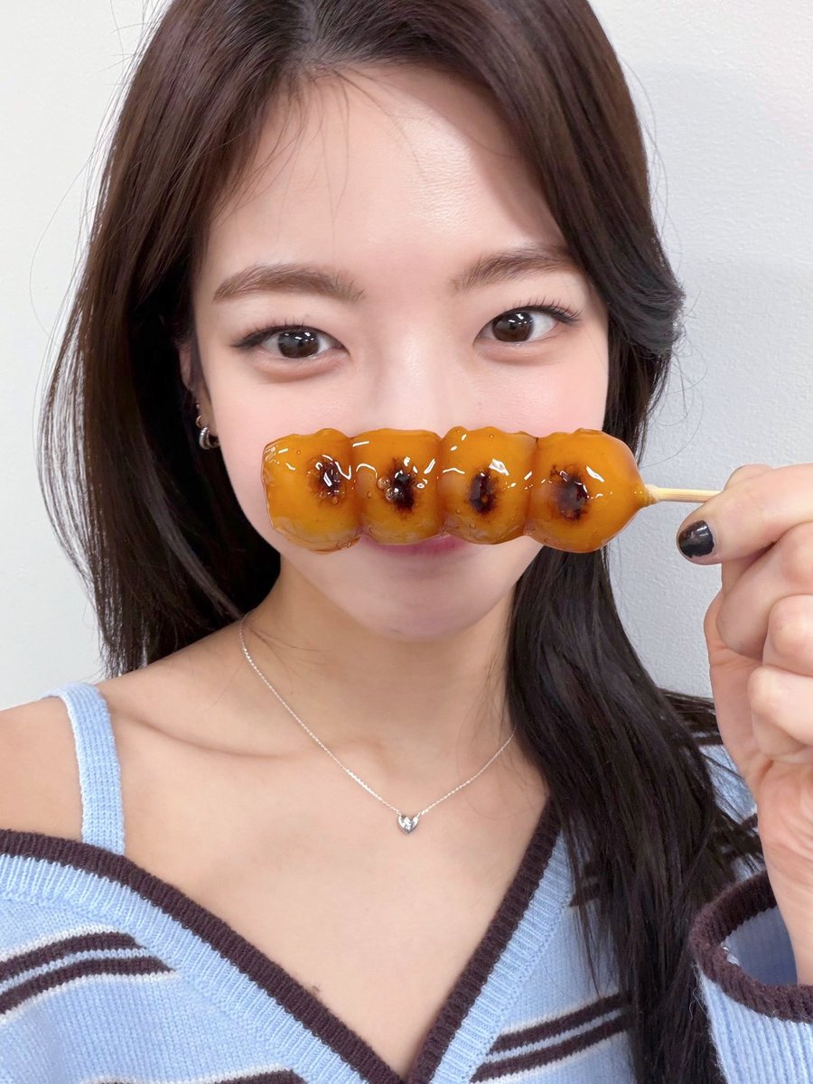 Rachelle Verlaine. tweet media