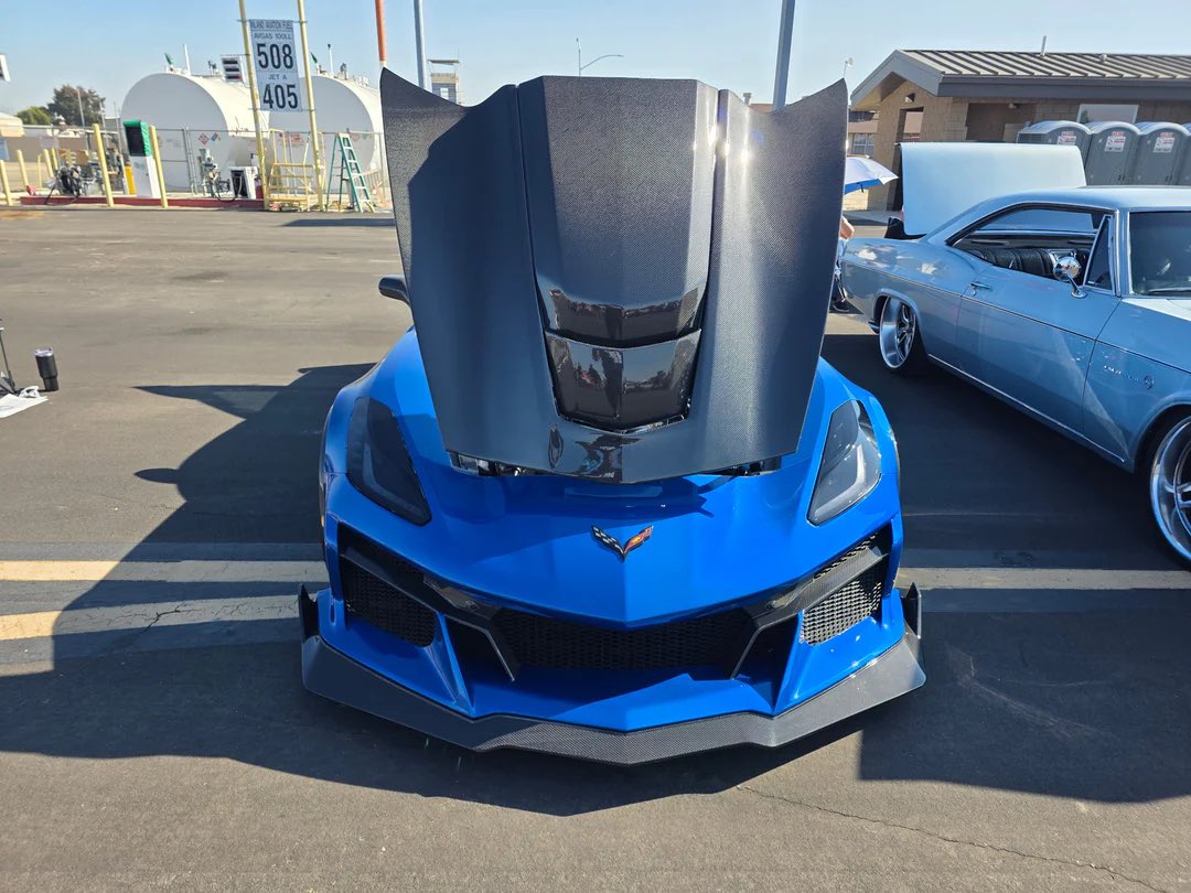 crvt7_'s tweet photo. スプリッター顎出過ぎてて微妙だよなぁ https://t.co/mtXehRLDA1