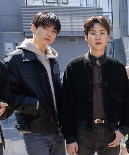 namgi kiss on stage at bts world tour tweet media