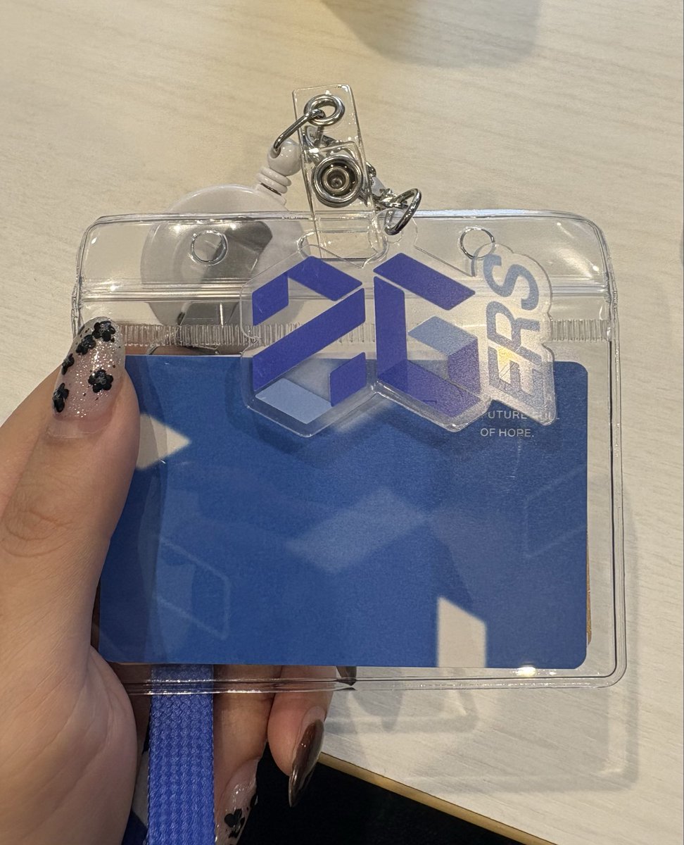 新井 花菜 tweet media