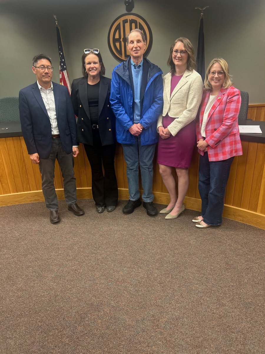 Ron Wyden tweet media