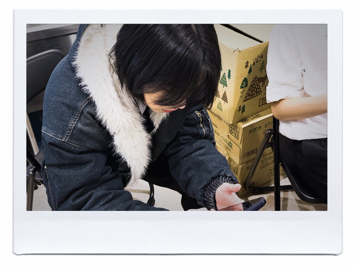 [📸]

𝘽𝙖𝙘𝙠𝙨𝙩𝙖𝙜𝙚 𝙨𝙝𝙤𝙩❗#𝟭
ㄴ 쉬는 타임 멀 하고 있을까? 😗

#GHOST9 #고스트나인
#SHIN #이신