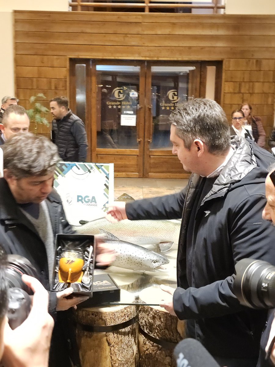 La Isla FM tweet media