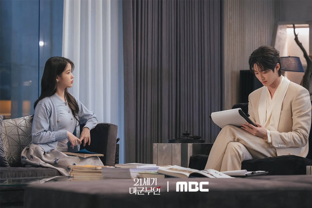 gmanews's tweet photo. MALAPIT NANG LUMAYAG ANG ATING BAGONG SHIP 👑✨

MBC Drama has released more snippets from the highly anticipated romantic comedy K-drama "Perfect Crown," starring IU and Byeon Woo-seok.

Courtesy: MBC Drama/Instagram

Visit https://t.co/KsDi9LL1K5 for more updates. https://t.co/OiJ45YwtNS