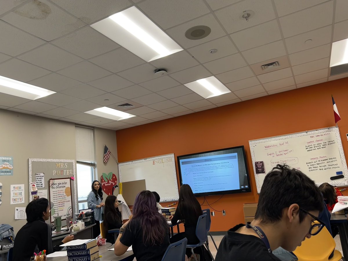 ᖇOᗷ ᖇOᗷᒪEᗪO tweet media