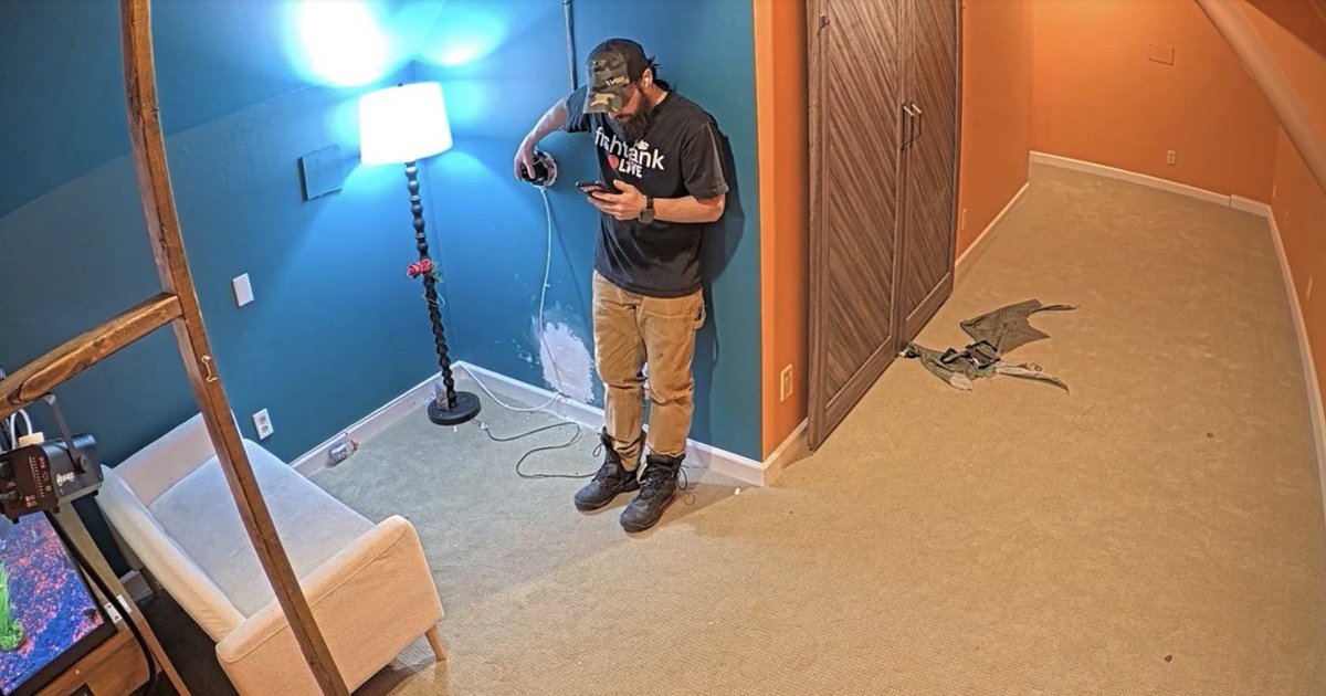 Vertical bar tweet media