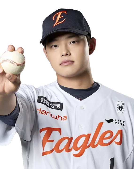 2026 KBO리그 4월 2일(목) 
KT 위즈 vs 한화 이글스 경기
(대전 한화생명볼파크, 18:30 시작 예정)

오늘 KT 위즈 vs 한화 이글스 경기
3월 31일 ~ 4월 2일 경기 중,
3연전 마지막 3차전이 있습니다람쥐!

선발 투수
KT는 좌완 오원석, 
한화는 우완 문동주 출격!

인성 좋고 잘생긴 문동주 선수~
어깨