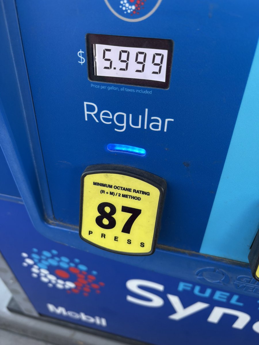 TheSilverLeo tweet media