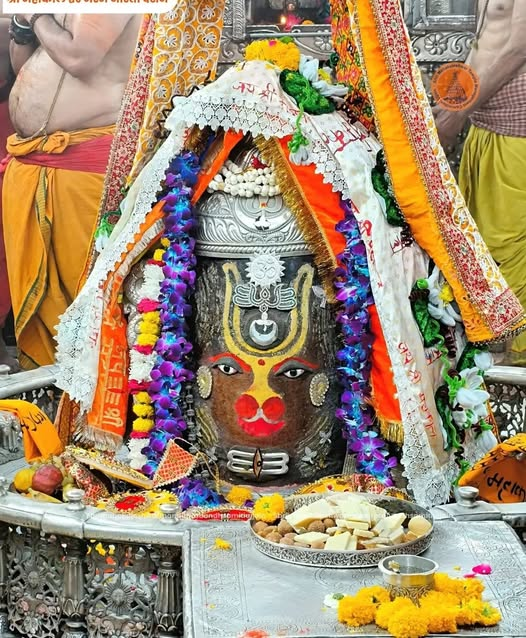 KDevi61204573's tweet photo. 🙏🌹*Jai Shree Mahakal*🌹🙏
*श्री महाकालेश्वर ज्योतिर्लिंग का भस्म आरती शृंगार दर्शन*
*02-04-2026 कण-कण में महादेव* https://t.co/trVKFlDt2z