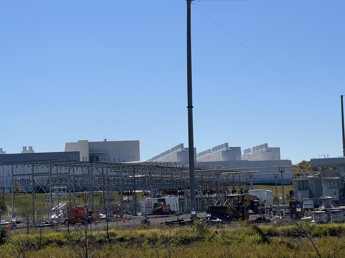 NTS 👑🐝 tweet media