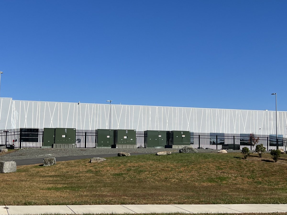 NTS 👑🐝 tweet media