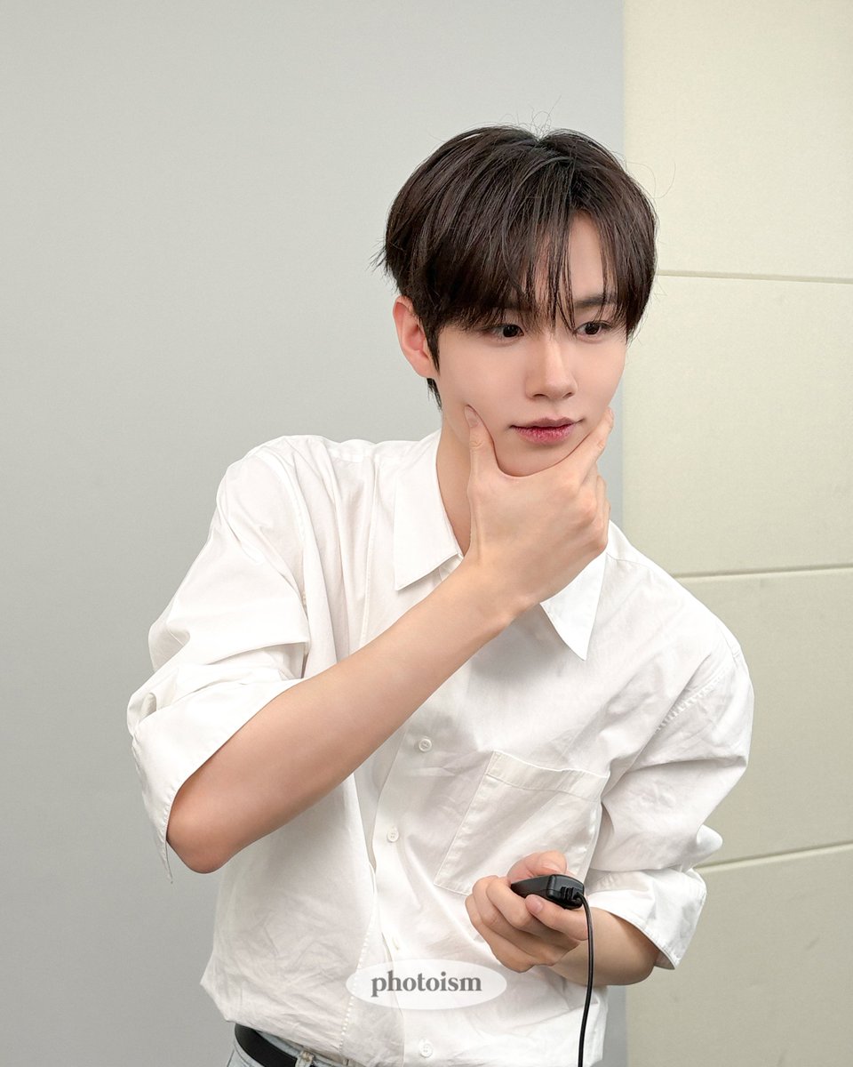 PHOTOISM BEHIND tweet media