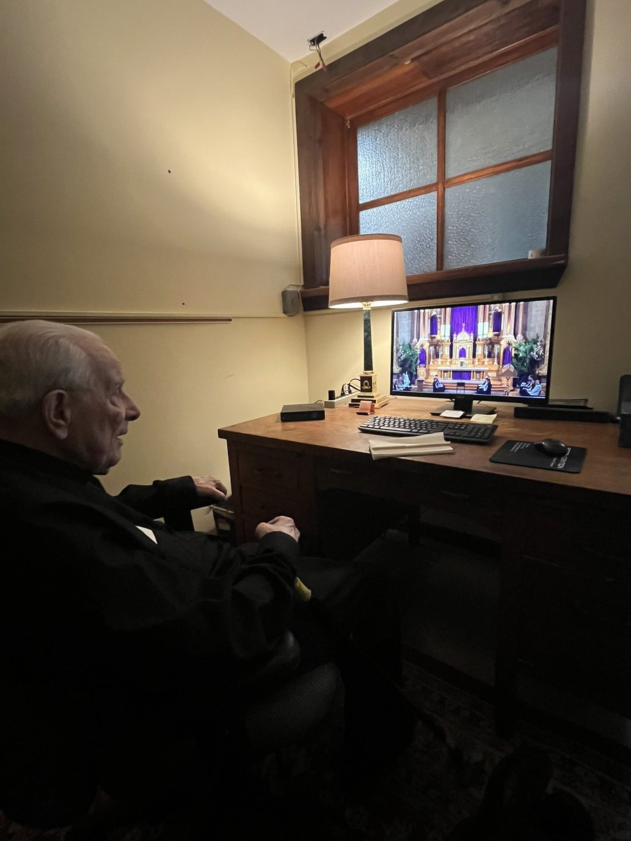 St John Cantius tweet media